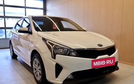 KIA Rio IV, 2021 год, 1 570 000 рублей, 2 фотография
