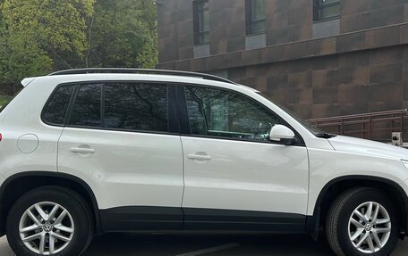 Volkswagen Tiguan I, 2011 год, 990 000 рублей, 4 фотография