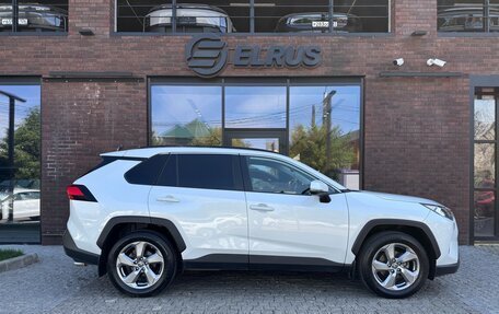 Toyota RAV4, 2020 год, 3 550 000 рублей, 8 фотография