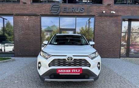 Toyota RAV4, 2020 год, 3 550 000 рублей, 2 фотография