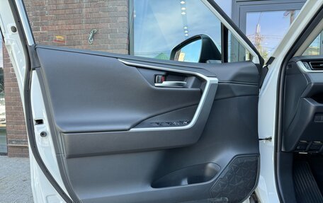 Toyota RAV4, 2020 год, 3 550 000 рублей, 16 фотография