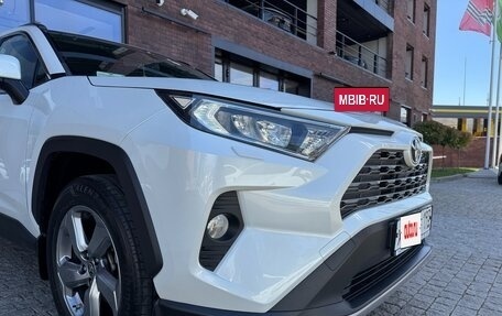 Toyota RAV4, 2020 год, 3 550 000 рублей, 11 фотография