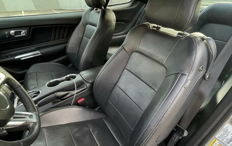 Ford Mustang VI рестайлинг, 2016 год, 2 630 000 рублей, 16 фотография