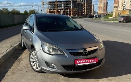 Opel Astra J, 2010 год, 585 000 рублей, 2 фотография