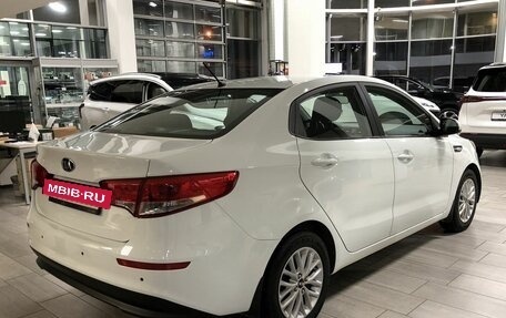KIA Rio III рестайлинг, 2016 год, 1 333 000 рублей, 2 фотография