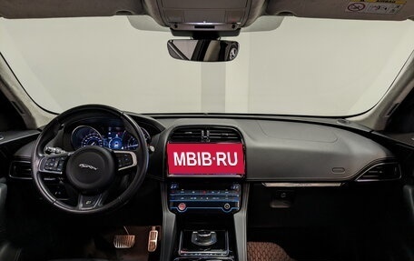 Jaguar F-Pace, 2019 год, 3 300 000 рублей, 14 фотография