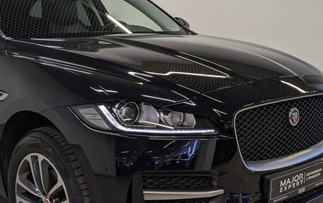 Jaguar F-Pace, 2019 год, 3 300 000 рублей, 26 фотография