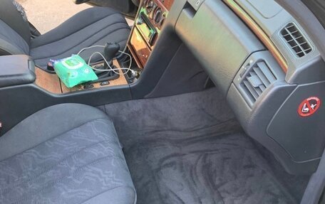 Mercedes-Benz E-Класс, 1996 год, 280 000 рублей, 5 фотография