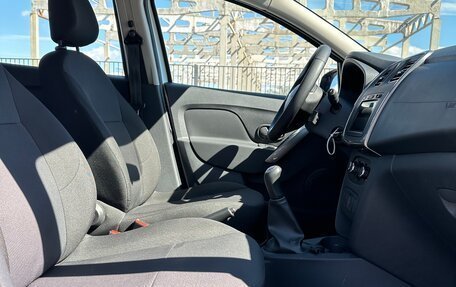 Renault Logan II, 2019 год, 960 000 рублей, 18 фотография