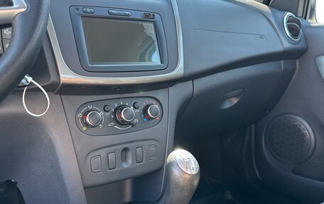 Renault Logan II, 2019 год, 960 000 рублей, 25 фотография