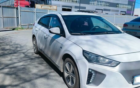 Hyundai IONIQ, 2018 год, 1 750 000 рублей, 2 фотография