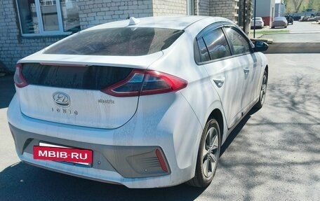 Hyundai IONIQ, 2018 год, 1 750 000 рублей, 4 фотография