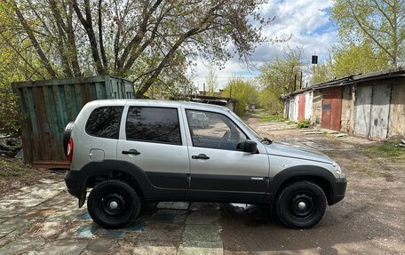 Chevrolet Niva I рестайлинг, 2015 год, 638 000 рублей, 3 фотография