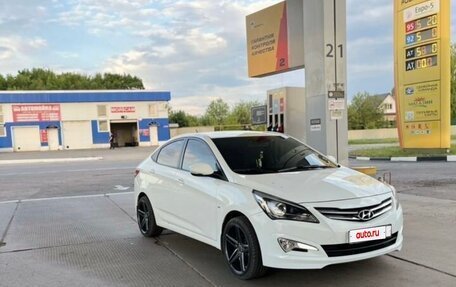 Hyundai Solaris II рестайлинг, 2015 год, 1 500 000 рублей, 4 фотография