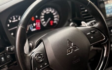 Mitsubishi Outlander III рестайлинг 3, 2016 год, 1 942 000 рублей, 6 фотография