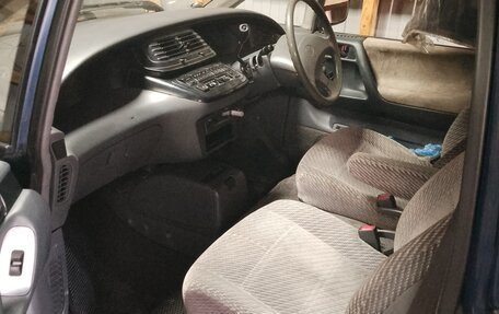 Toyota Estima III рестайлинг -2, 1995 год, 200 000 рублей, 3 фотография