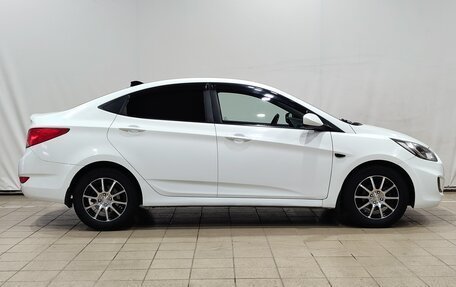 Hyundai Solaris II рестайлинг, 2011 год, 800 000 рублей, 4 фотография