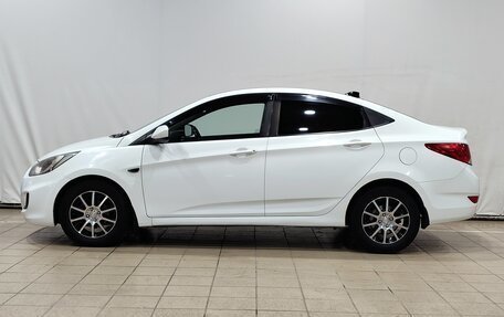 Hyundai Solaris II рестайлинг, 2011 год, 800 000 рублей, 8 фотография