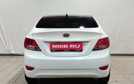 Hyundai Solaris II рестайлинг, 2011 год, 800 000 рублей, 6 фотография