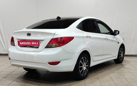 Hyundai Solaris II рестайлинг, 2011 год, 800 000 рублей, 5 фотография