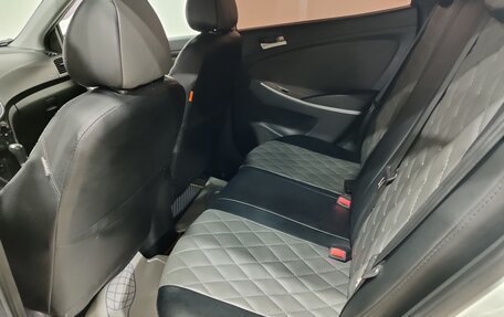Hyundai Solaris II рестайлинг, 2011 год, 800 000 рублей, 18 фотография