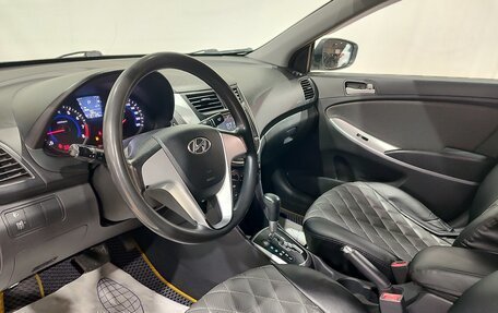 Hyundai Solaris II рестайлинг, 2011 год, 800 000 рублей, 17 фотография