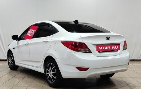 Hyundai Solaris II рестайлинг, 2011 год, 800 000 рублей, 7 фотография