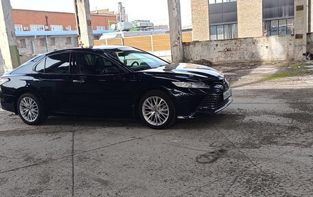 Toyota Camry, 2018 год, 2 720 000 рублей, 2 фотография