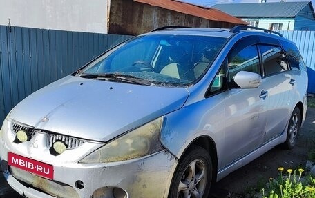 Mitsubishi Grandis, 2003 год, 330 000 рублей, 1 фотография