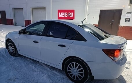 Chevrolet Cruze II, 2010 год, 600 000 рублей, 4 фотография