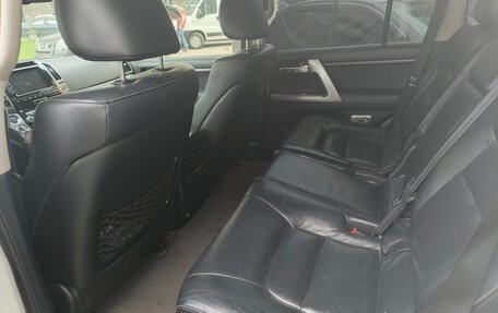 Toyota Land Cruiser 200, 2012 год, 3 450 000 рублей, 5 фотография