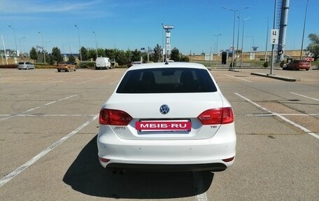 Volkswagen Jetta VI, 2013 год, 1 300 000 рублей, 3 фотография