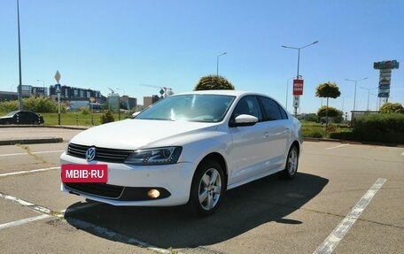 Volkswagen Jetta VI, 2013 год, 1 300 000 рублей, 5 фотография