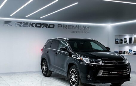 Toyota Highlander III, 2019 год, 4 499 000 рублей, 10 фотография