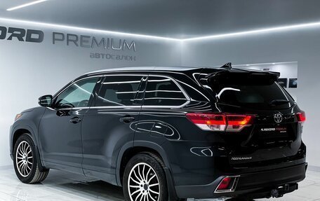 Toyota Highlander III, 2019 год, 4 499 000 рублей, 6 фотография
