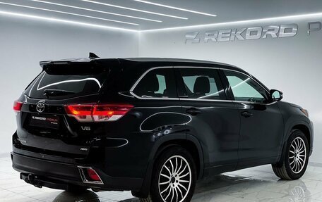 Toyota Highlander III, 2019 год, 4 499 000 рублей, 8 фотография
