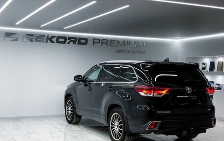 Toyota Highlander III, 2019 год, 4 499 000 рублей, 14 фотография