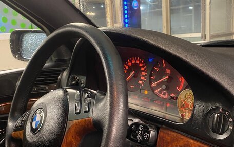 BMW 5 серия, 2001 год, 1 000 000 рублей, 3 фотография