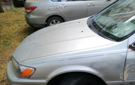 Toyota Camry, 2000 год, 210 000 рублей, 3 фотография