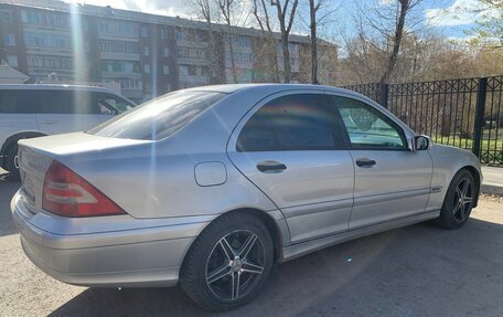 Mercedes-Benz C-Класс, 2004 год, 699 000 рублей, 3 фотография