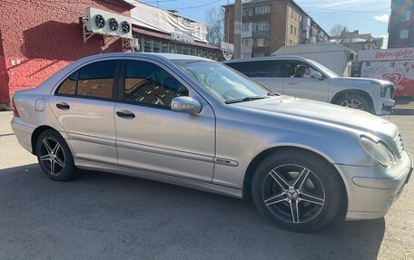 Mercedes-Benz C-Класс, 2004 год, 699 000 рублей, 2 фотография
