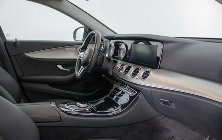 Mercedes-Benz E-Класс, 2019 год, 2 789 000 рублей, 9 фотография
