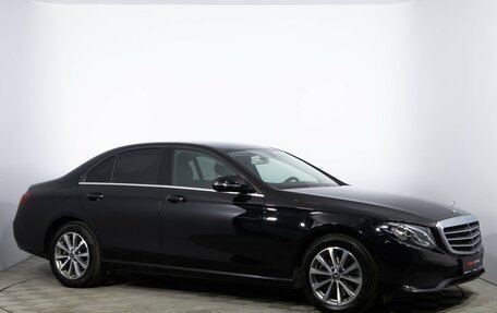 Mercedes-Benz E-Класс, 2019 год, 2 789 000 рублей, 3 фотография