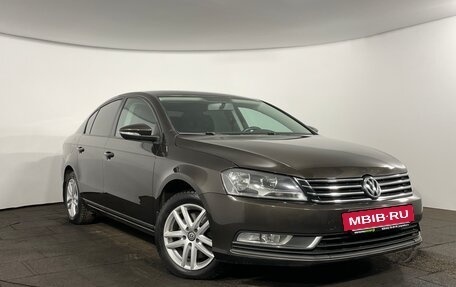 Volkswagen Passat B7, 2013 год, 1 199 900 рублей, 2 фотография
