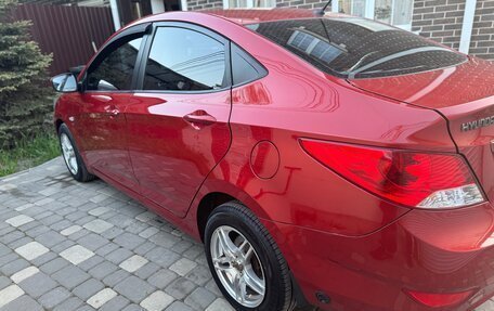 Hyundai Solaris II рестайлинг, 2011 год, 950 000 рублей, 14 фотография