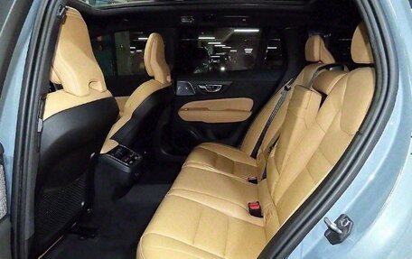 Volvo V60 Cross Country II, 2022 год, 3 510 000 рублей, 4 фотография