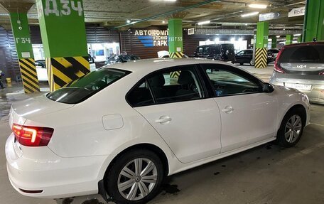 Volkswagen Jetta VI, 2015 год, 1 499 000 рублей, 2 фотография