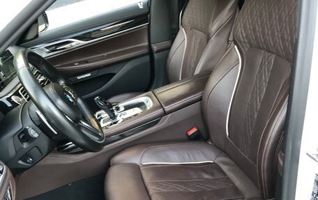 BMW 7 серия, 2017 год, 4 396 800 рублей, 12 фотография