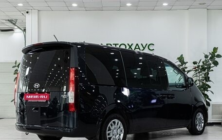 Hyundai Staria, 2021 год, 3 698 000 рублей, 4 фотография