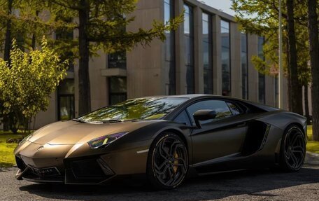 Lamborghini Aventador I рестайлинг, 2013 год, 21 000 000 рублей, 1 фотография